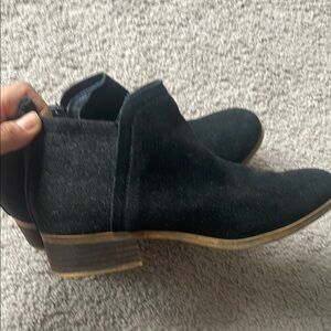 TOMS women’s deia bootie, size 8. Black wool